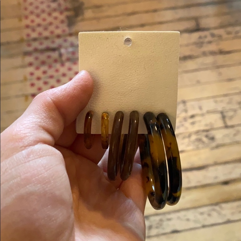 Free people tortishell Amber colored earring set